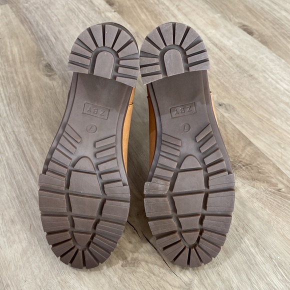 NEW Women’s Zby Heeled Chelsea Boots - Picture 4 of 5